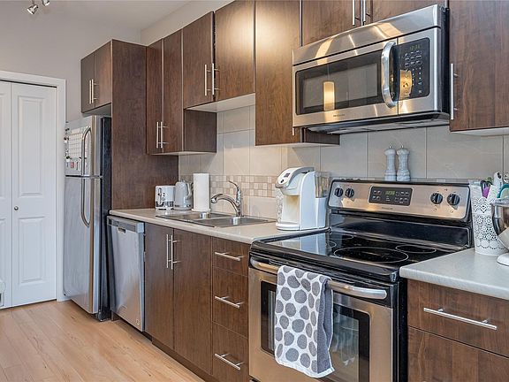 5th image of 3240 Jacklin Rd #402