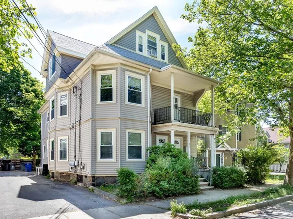 67 Cleverly Ct, Quincy, MA 02169