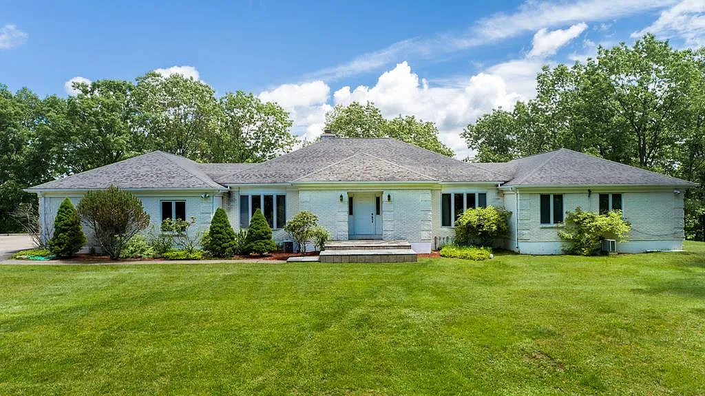 149 Estates Dr photo 1