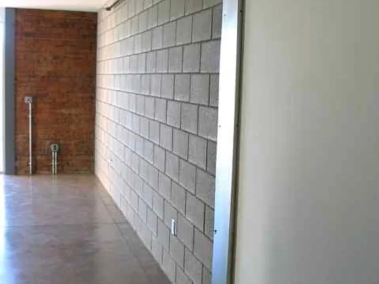 1001 E 17th St #105 — Photo 7