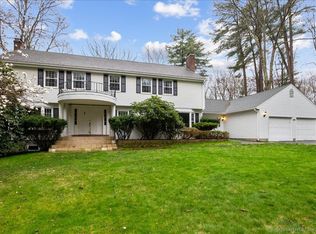 7 Harding Dr, Weatogue, CT 06089