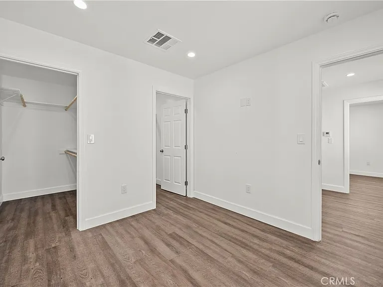 10556 Laurel Canyon Blvd — Photo 8