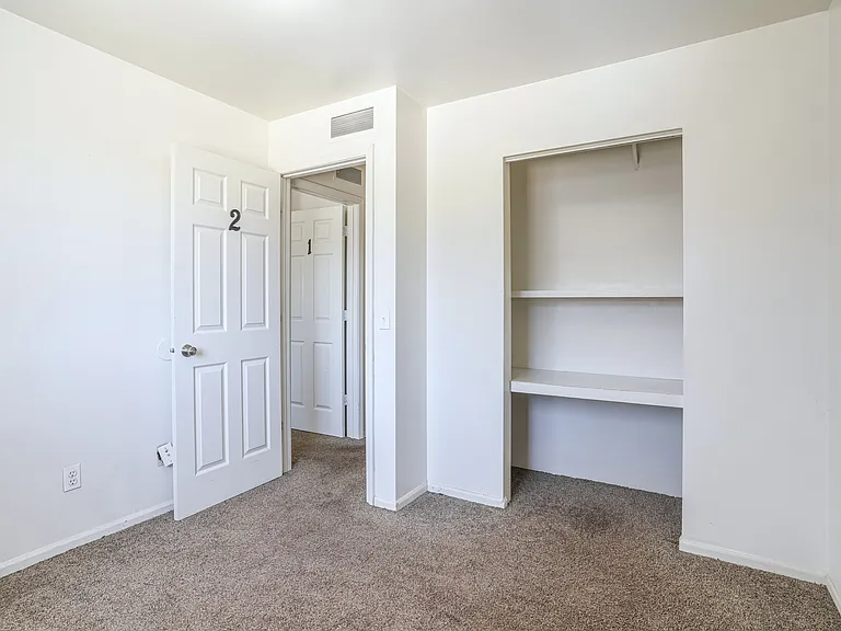 1815 Edgewood Dr — Photo 10