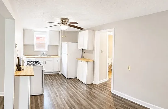 1115 Oglesby St — Photo 3