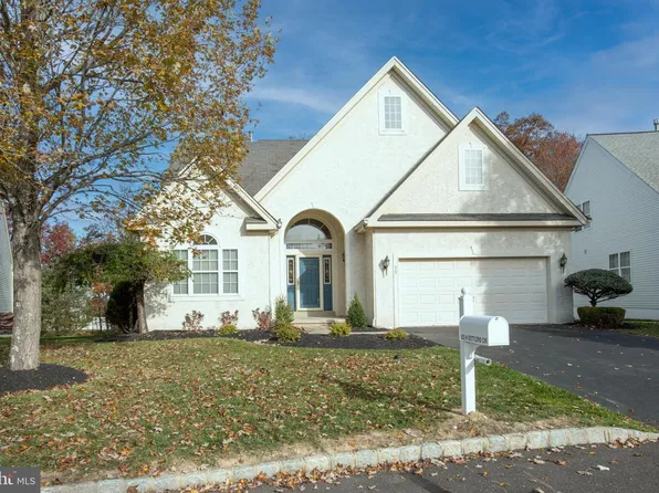 625 N Settlers Cir, Warrington, PA 18976