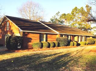 1095 Doral Dr, Manning, SC 29102