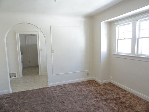 4th image of 1230 1/2 Greenwood Ave