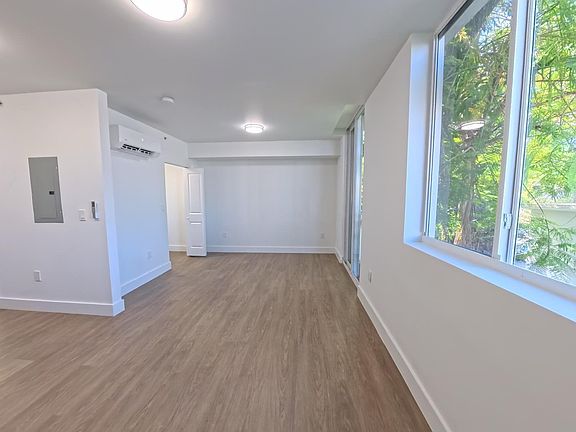 3rd image of 1620 NW 18th St #302