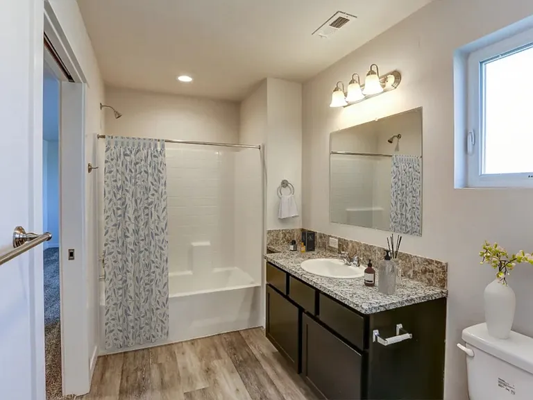 Move in and Save at Creekside Townhomes! — Photo 17