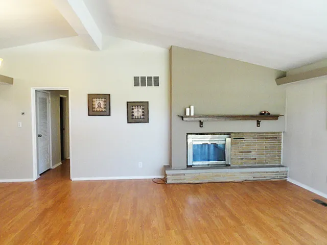 Completely Renovated Highly Sought Ranch Style Home for Rent - 3 Beds/1.5 Baths! — Photo 2