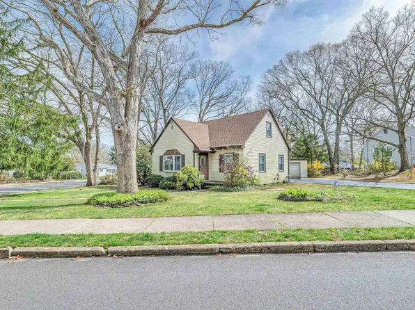 169 Hobart Ave, Absecon, NJ 08201