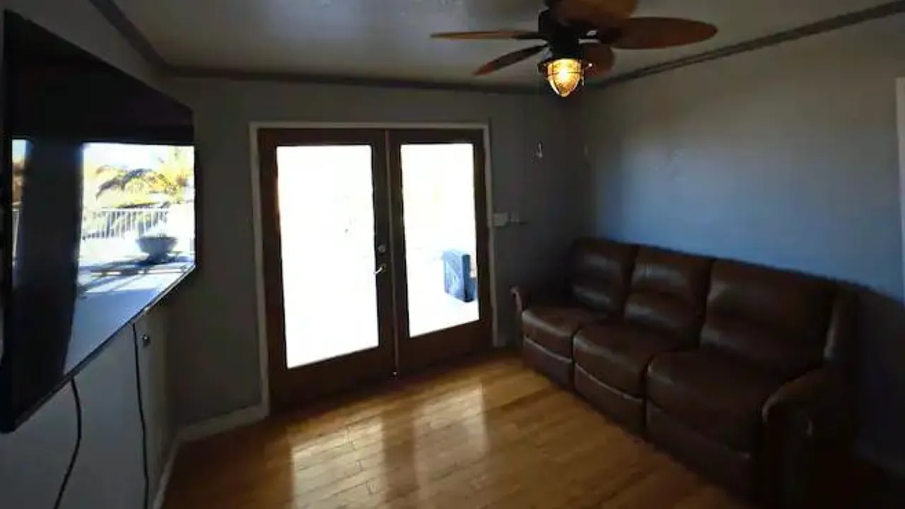 4 bed, 2574 sqft, $3,100 — Photo 2