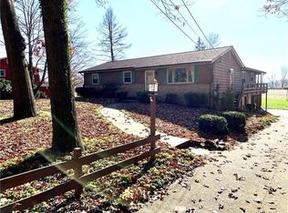 102 Red Fox Dr, Beaver Falls, PA 15010