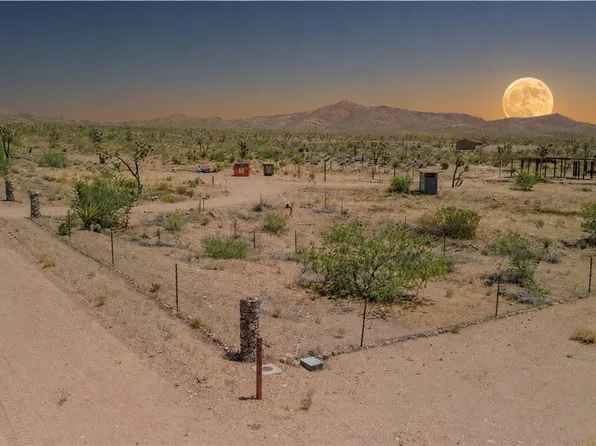 8586 W McGrath Drive, White Hills, AZ 86445