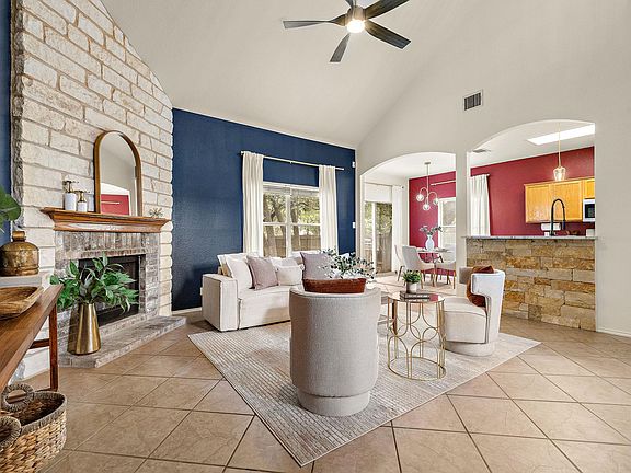 4th image of 1701 Warwick Way