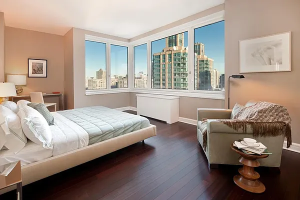 Sold by Corcoran | media 21