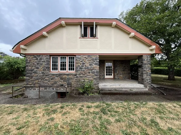 2430 SE Park Ave, Milwaukie, OR 97222