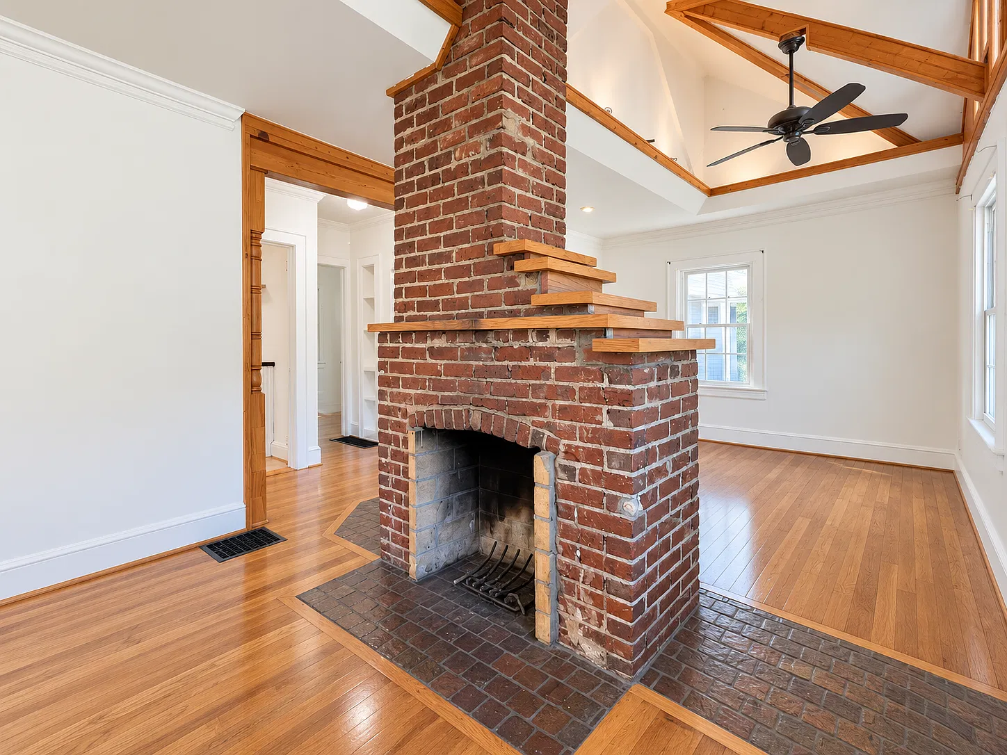 2 bed, 1351 sqft, $1,895 — Photo 3