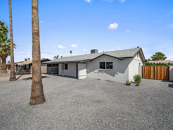 3rd image of 6416 W Glenrosa Ave