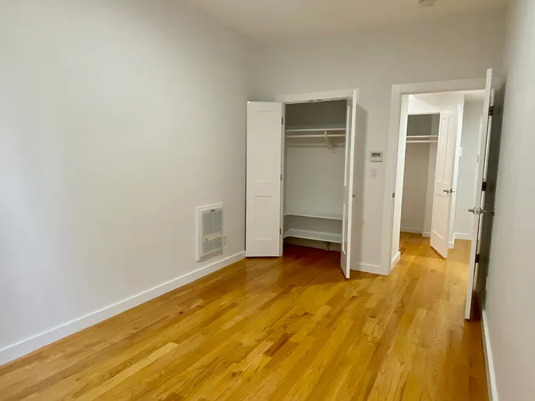 367 Waverly Ave #2D — Photo 3