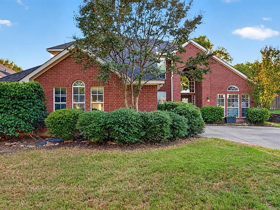 2nd image of 1911 Enchanted Ln