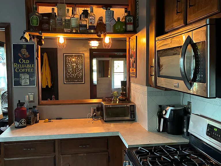 613 State St #2 — Photo 4