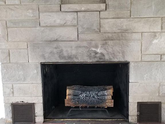 5th image of 406 High Park Ave