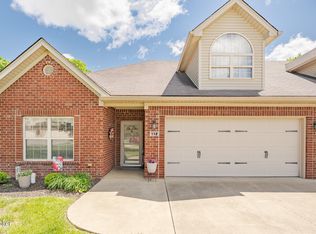 112 Twin Springs Ct, Shelbyville, KY 40065