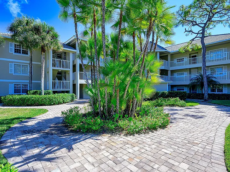 210 Sugar Pine Ln #210 — Photo 1