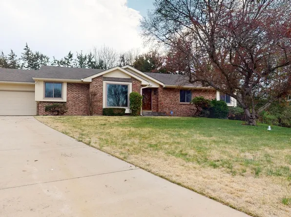 5611 SW Glendale Ct, Topeka, KS 66606