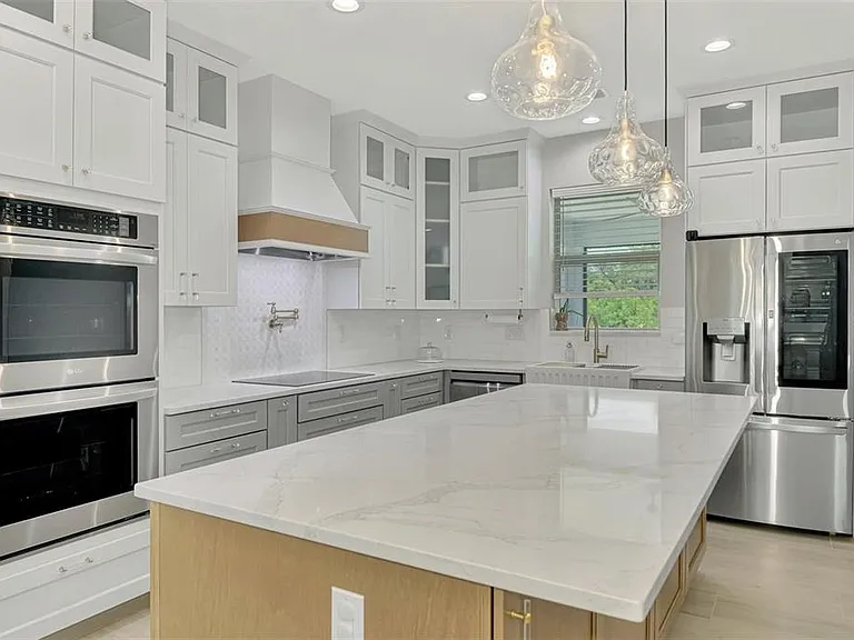 2129 Lorraine Dr — Photo 13
