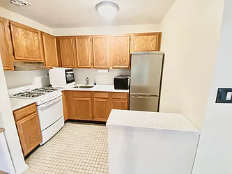 Rented by Papp Realty