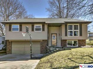2225 N 142nd Cir, Omaha, NE 68164