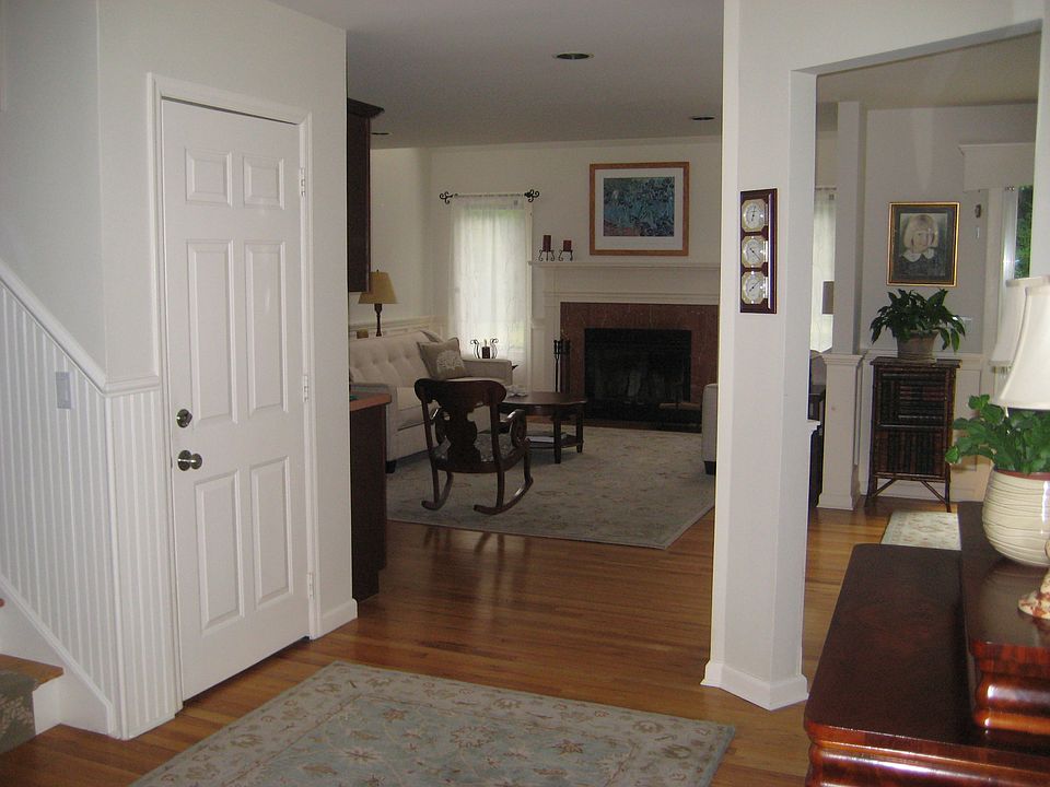 1st image of 294 N Magee St