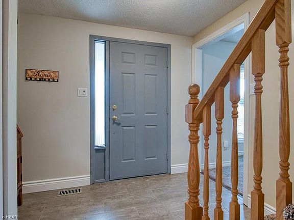 5th image of 48 Goundry Cres