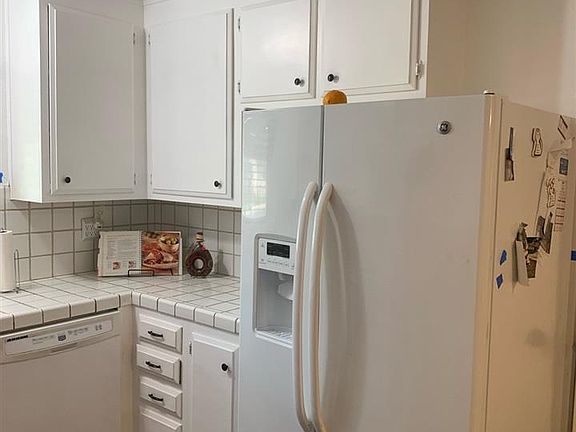 3rd image of 1275 Gloria Dr