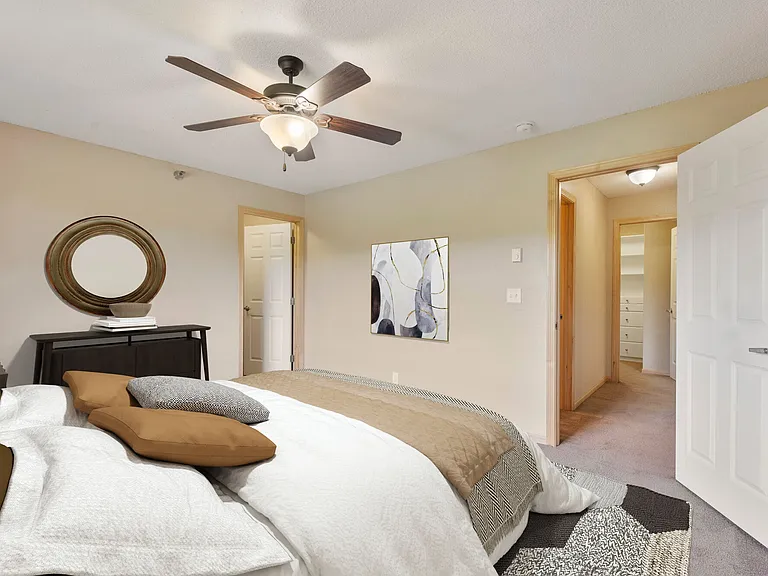 Lakewood Hills Apartments — Photo 7