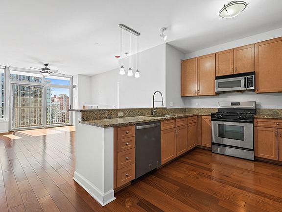 2nd image of 1600 S Prairie Ave #1506