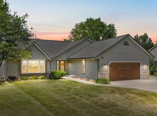 N60W24612 Lynette Pass, Sussex, WI 53089