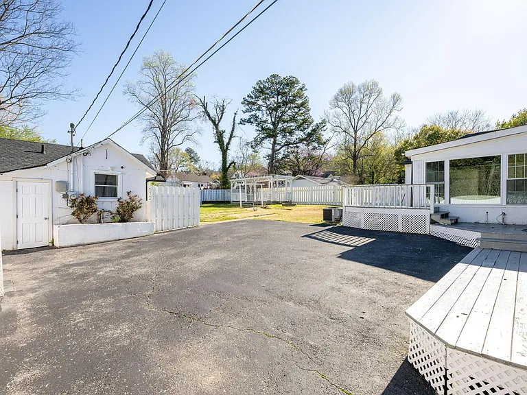 103 Forsythe St #B — Photo 14