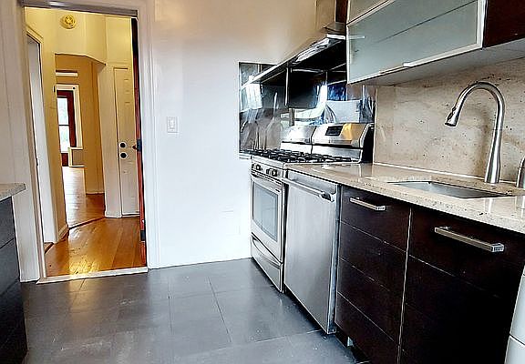 5th image of 1108 Bedford Ave #2