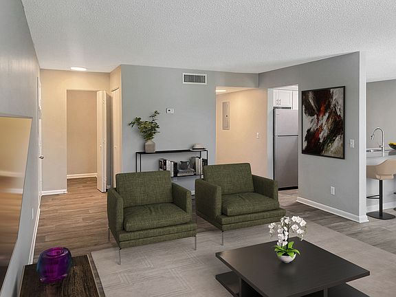 4th image of 1700 Mindanao Dr APT 402