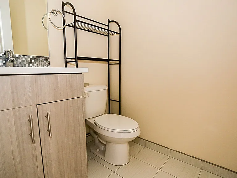 3702 N Wilton Ave #3 — Photo 13