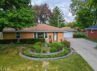 204 Radliff Rd, Bloomington, IL 61701