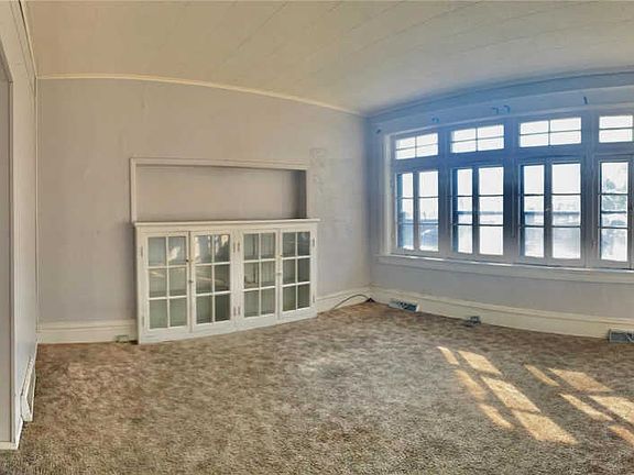 2nd image of 2445 Cleveland Blvd