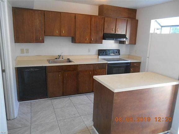 3rd image of 1105 London Company Way