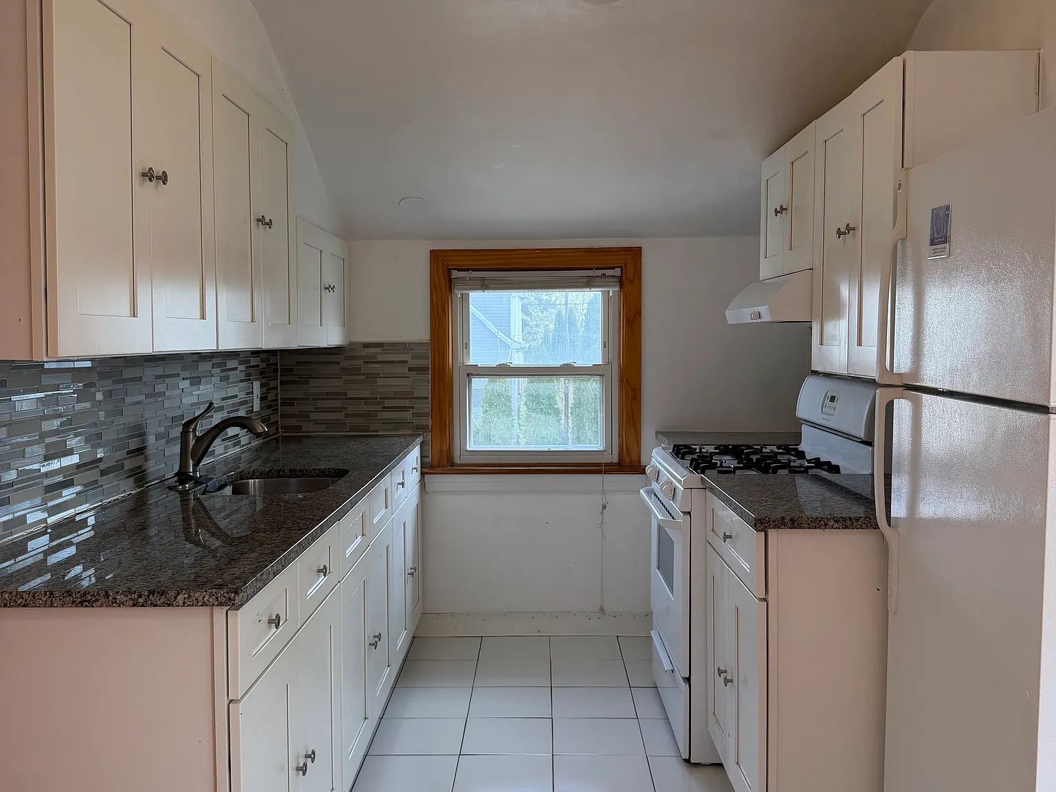 2 bed, 800 sqft, $2,000 — Photo 1