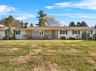 22 Round Hill Rd, Poughkeepsie, NY 12603