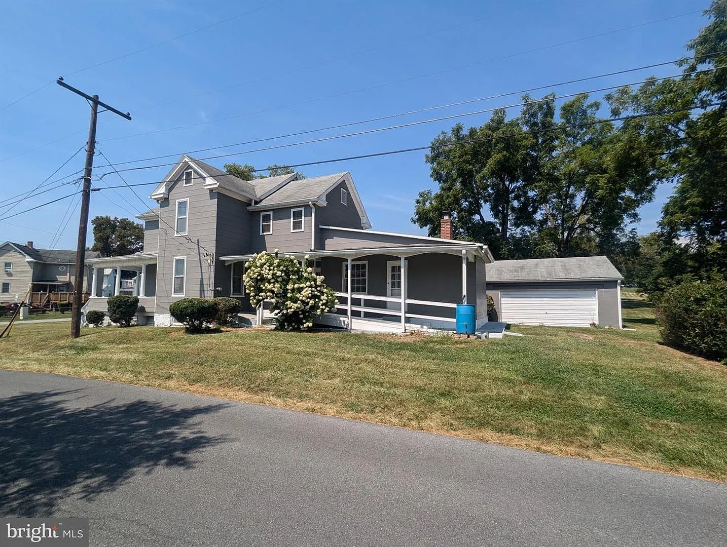 801 East Moler Avenue - 1 — Photo 3