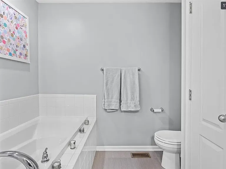 218 Linehan Pl — Photo 10
